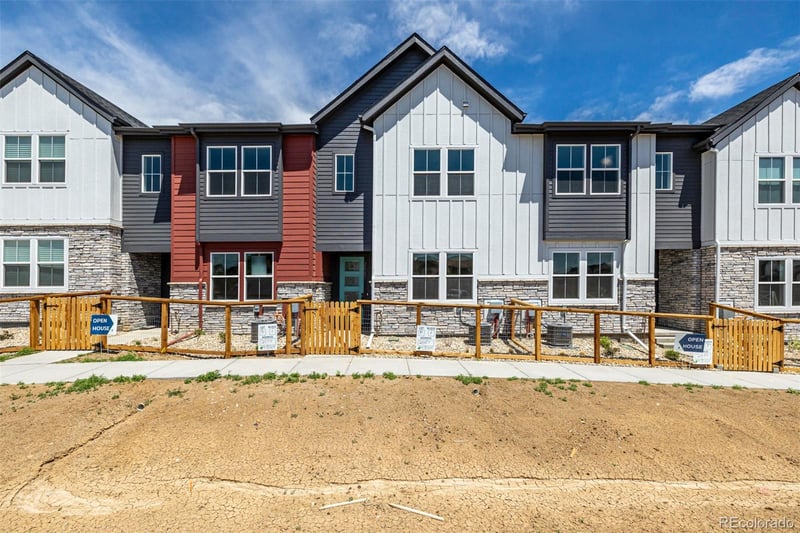 2887 103rd Dr, Thornton, CO 80229