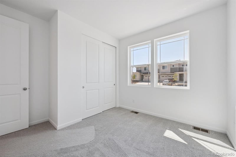 6606 Nepal St, Aurora, CO 80019