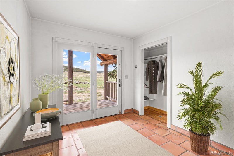105 Commanche Rd, Westcliffe, CO 81252