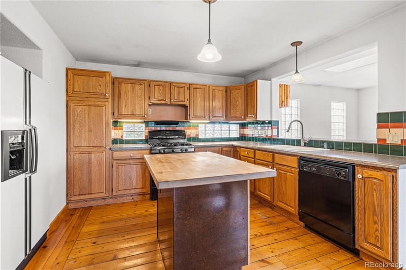 105 Commanche Rd, Westcliffe, CO 81252
