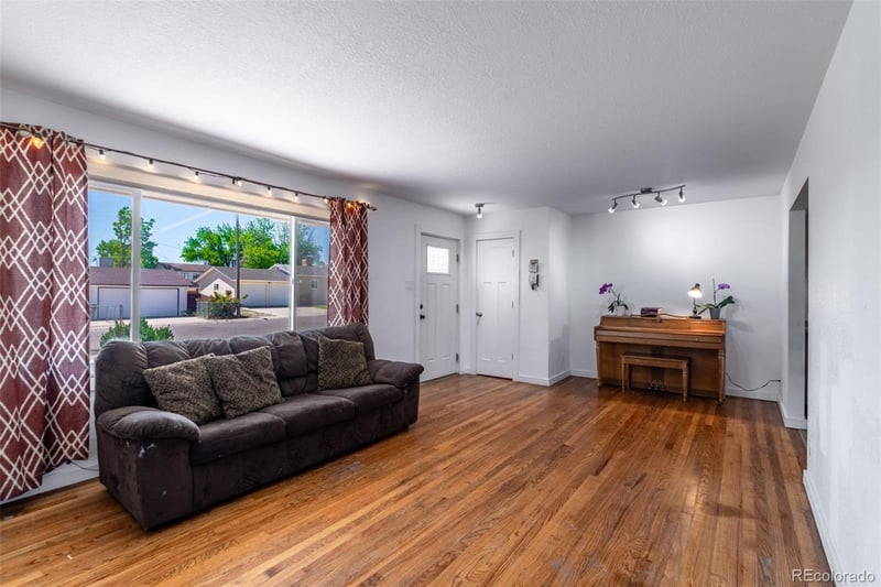 1611 Englewood Dr, Pueblo, CO 81005