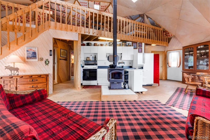 902 Hawk Way, Jefferson, CO 80456