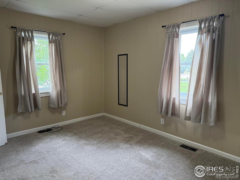 302 Cedar Ave, Akron, CO 80720