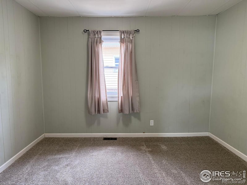 302 Cedar Ave, Akron, CO 80720