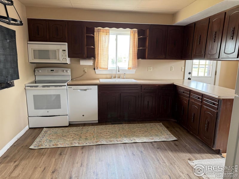 302 Cedar Ave, Akron, CO 80720