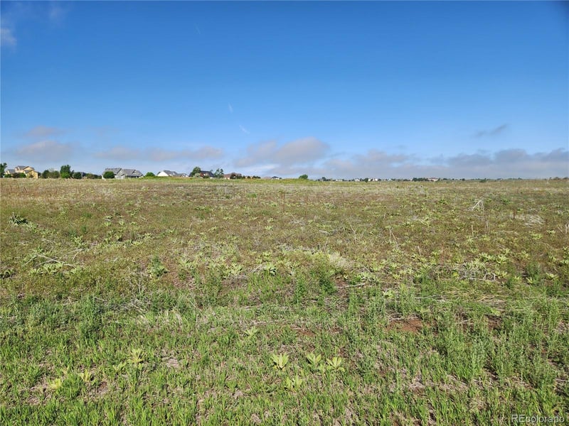 865 Antelope Dr, Bennett, CO 80102