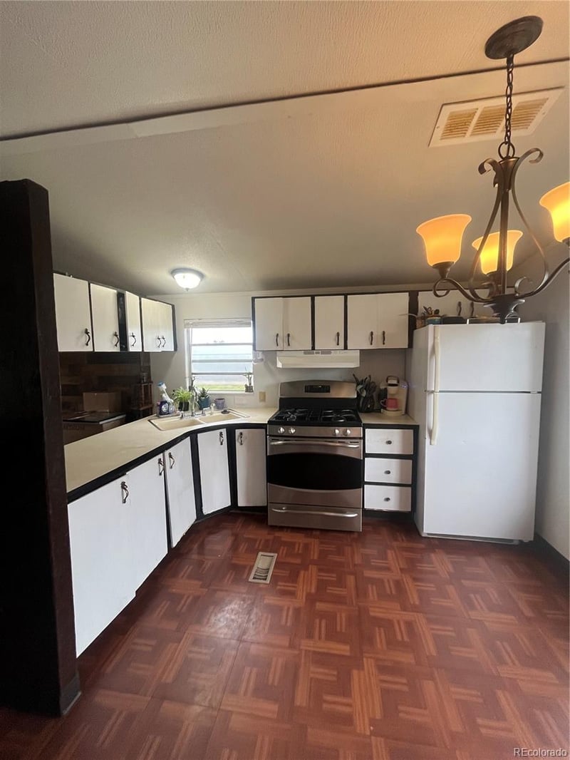 1470 9th St, Penrose, CO 81240