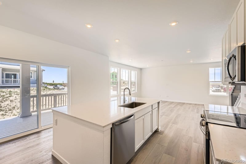 656 N Clubview St, Watkins, CO 80137