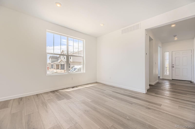 656 N Clubview St, Watkins, CO 80137