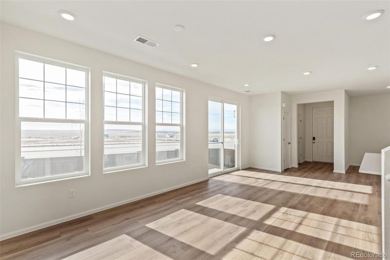 28636 6th Pl, Watkins, CO 80137