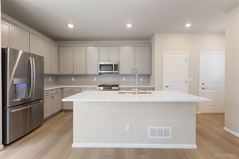 21011 63rd Dr, Aurora, CO 80019