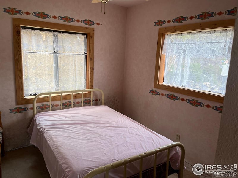 821 Woodlot Ln, Bellvue, CO 80512