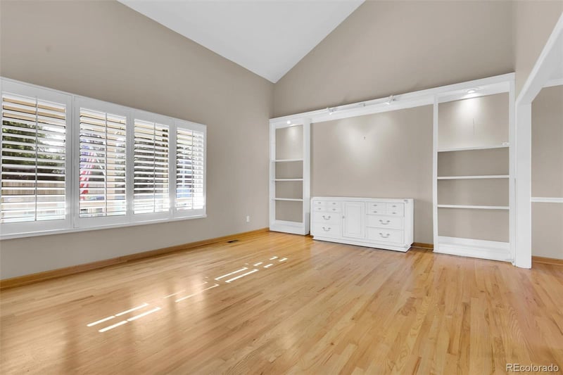 5622 Weaver Cir, Centennial, CO 80111