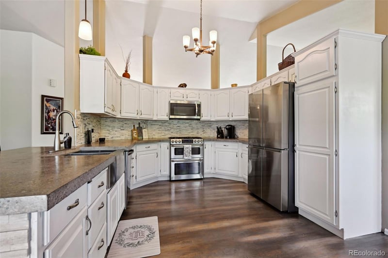 5465 Broadmoor Bliff Dr, Colorado Springs, CO 80904