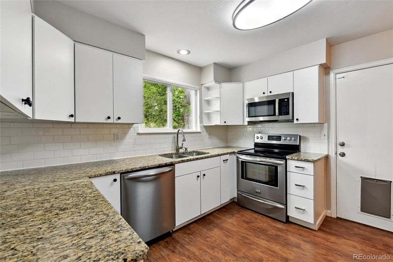 8056 Meadowdale Sq, Niwot, CO 80503