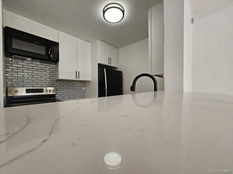 2281 Vaughn Way #209A, Aurora, CO 80014