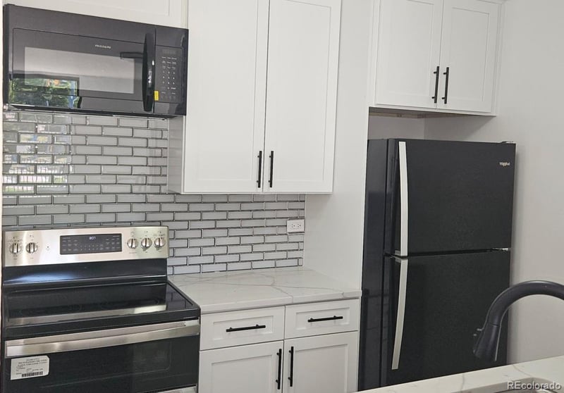 2281 Vaughn Way #209A, Aurora, CO 80014