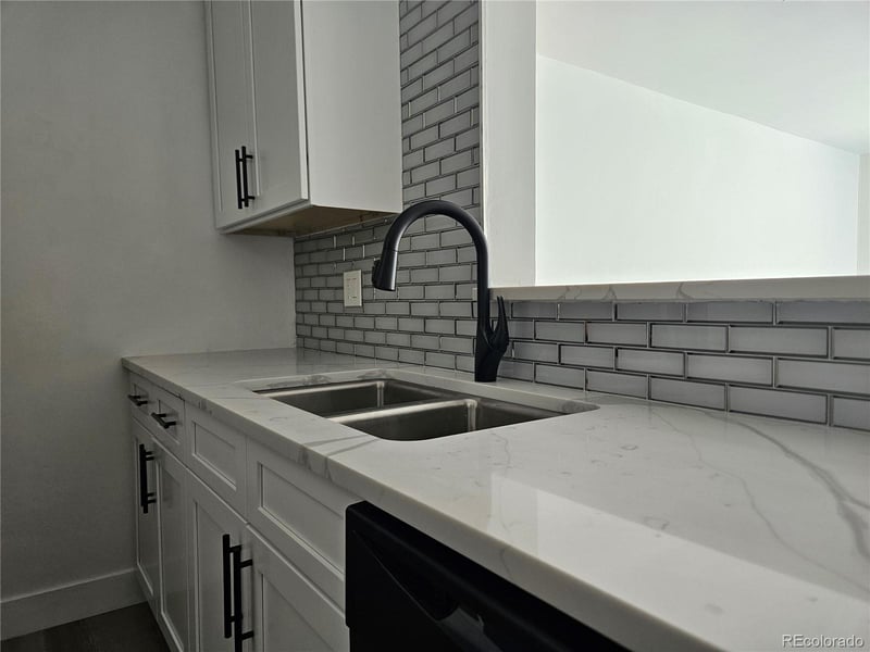 2281 Vaughn Way #209A, Aurora, CO 80014