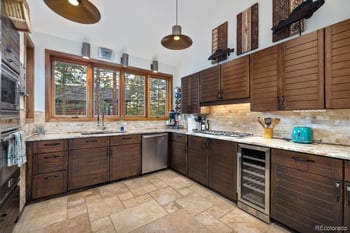 82 Lenawee Ln, Dillon, CO 80435