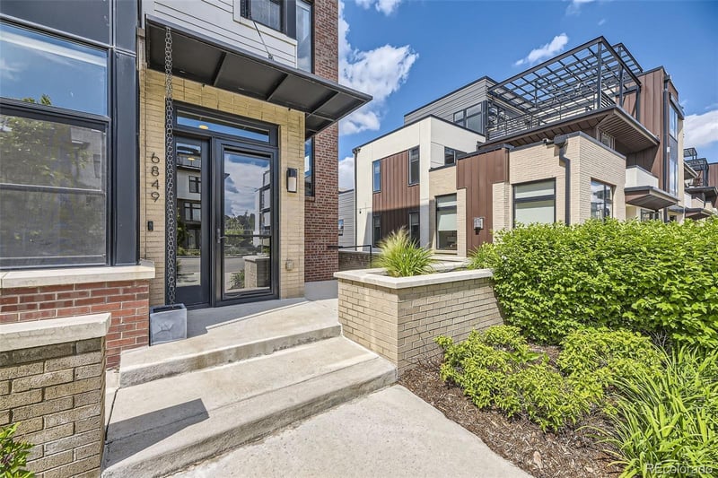 6849 E Lowry Blvd, Denver, CO 80230