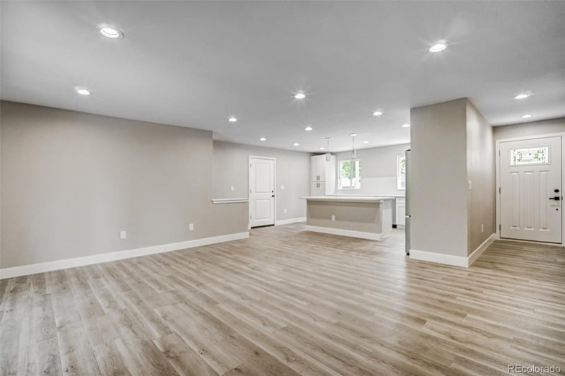 363 Lima St, Aurora, CO 80010