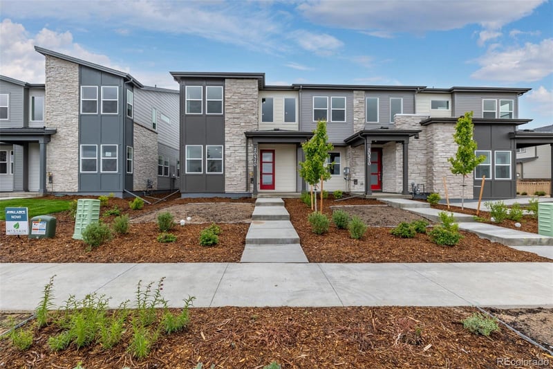 20520 58th Ave, Aurora, CO 80019