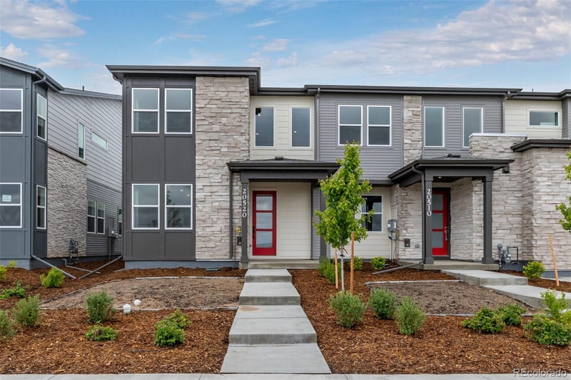 20520 58th Ave, Aurora, CO 80019