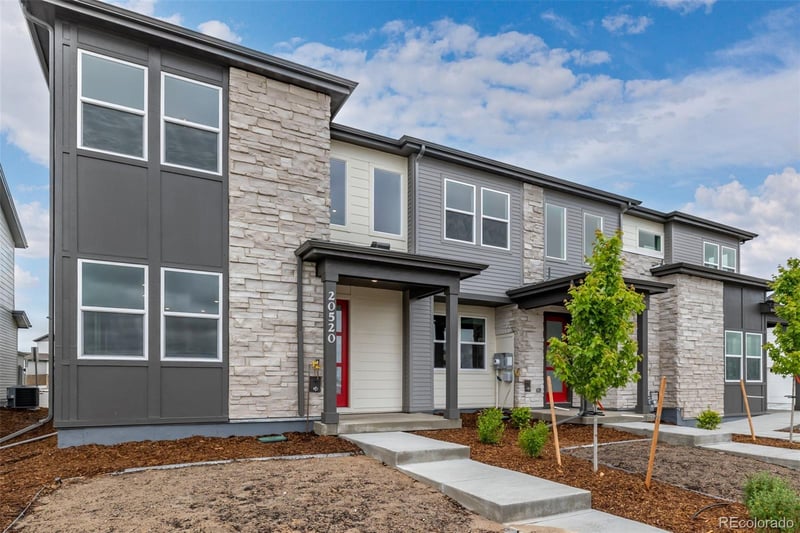 20520 58th Ave, Aurora, CO 80019