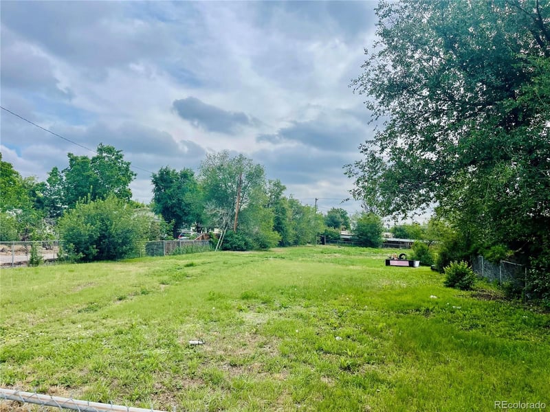 1550 S Hazel Ct, Denver, CO 80219