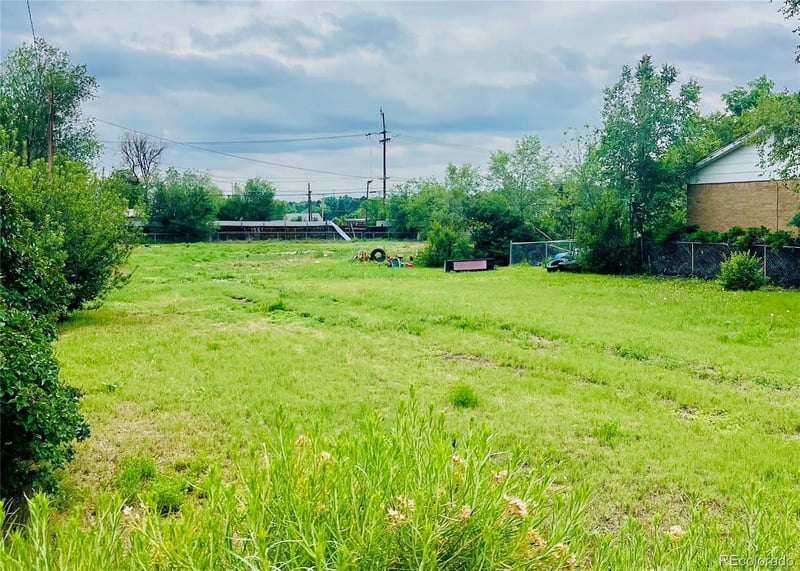 1550 S Hazel Ct, Denver, CO 80219