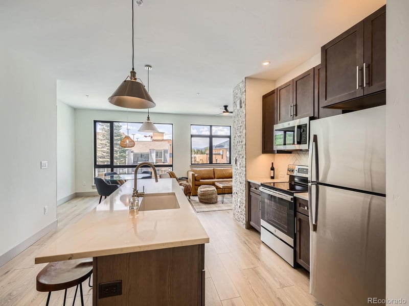 75 4th St #205W, Silverthorne, CO 80498