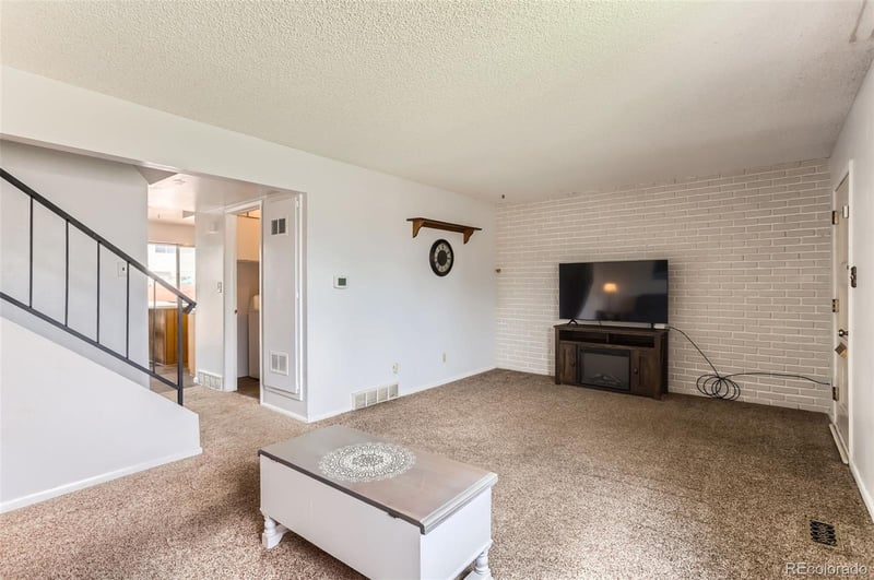 8613 Santa Fe Dr, Thornton, CO 80260