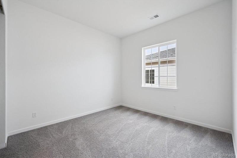 3807 Emerald Shore Cir, Loveland, CO 80538