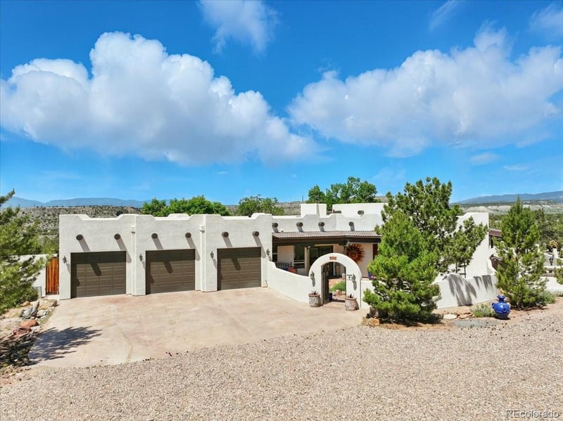 321 Bowie Rd, Penrose, CO 81240