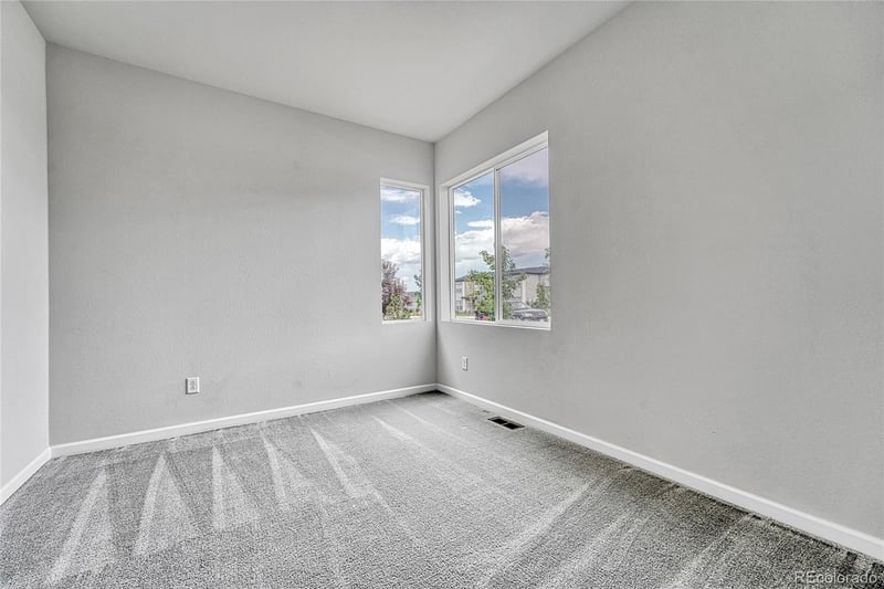 8911 Eagle River St, Littleton, CO 80125