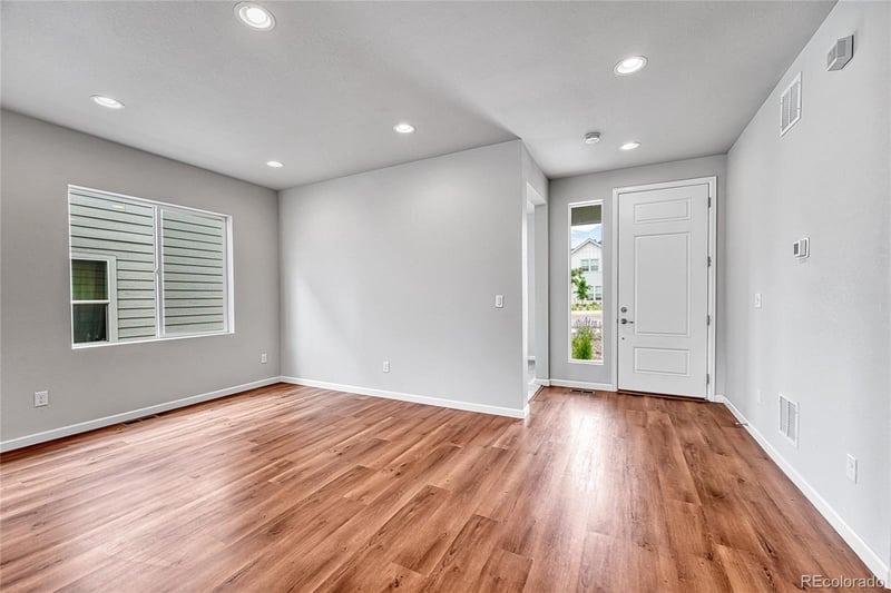 8911 Eagle River St, Littleton, CO 80125