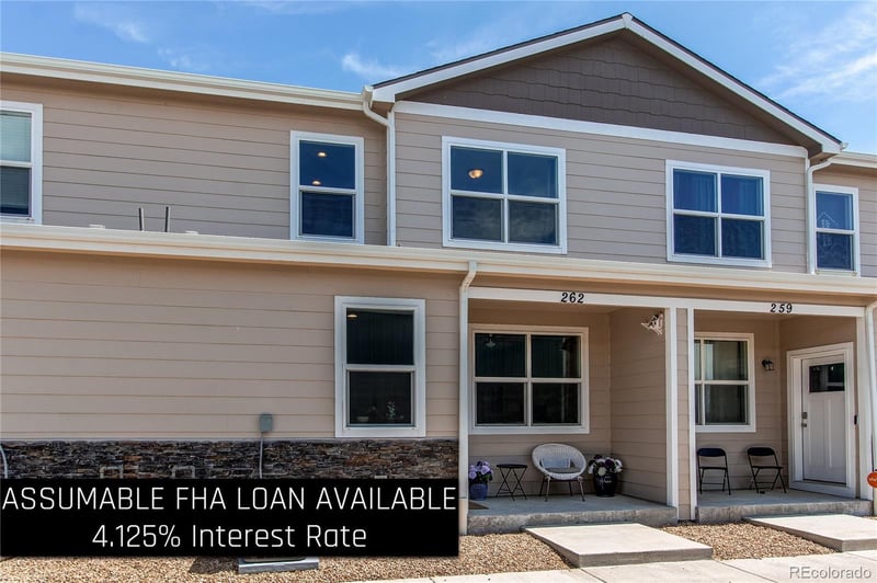 262 S 4th Ct, Deer Trail, CO 80105