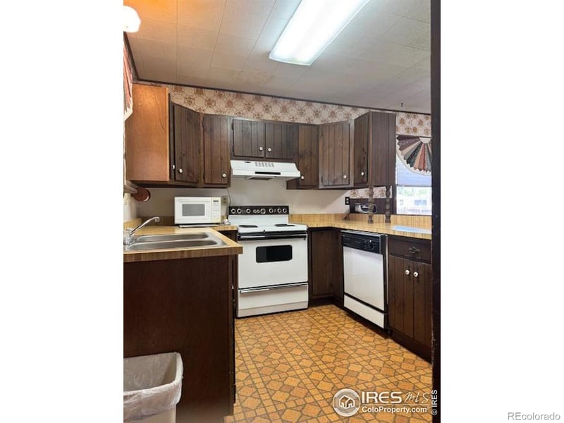 141 Walker Ave, Haxtun, CO 80731