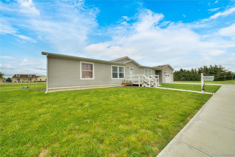 539 W 9th St, Akron, CO 80720
