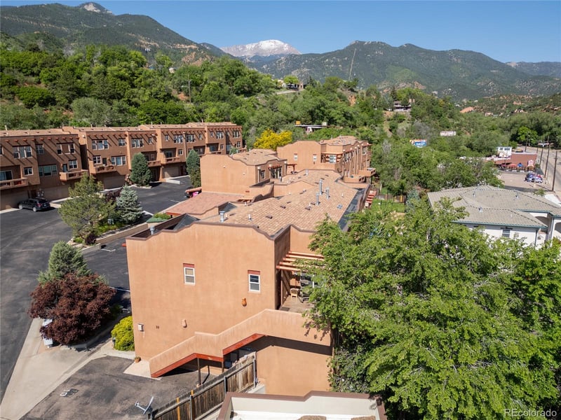 10 Taos Pl, Manitou Springs, CO 80829