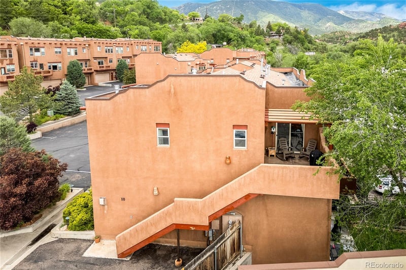 10 Taos Pl, Manitou Springs, CO 80829