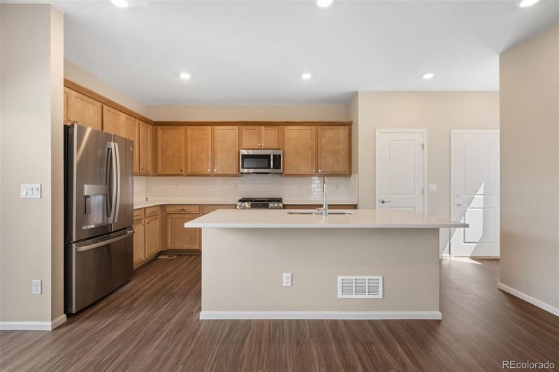 21152 63rd Dr, Aurora, CO 80019