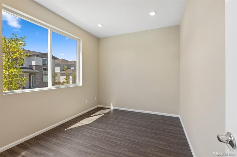 21152 63rd Dr, Aurora, CO 80019