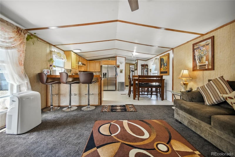 422 Willow Dr, Lochbuie, CO 80603