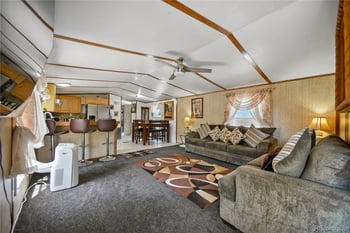 422 Willow Dr, Lochbuie, CO 80603