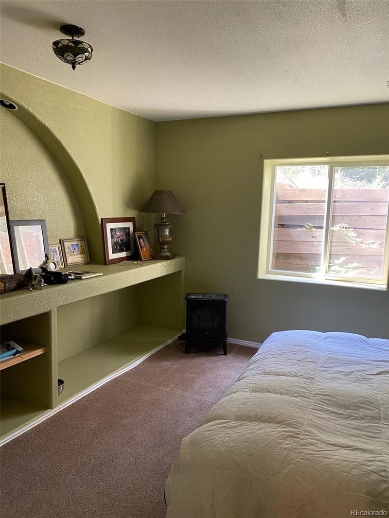 2239 Badger Dr, Larkspur, CO 80118