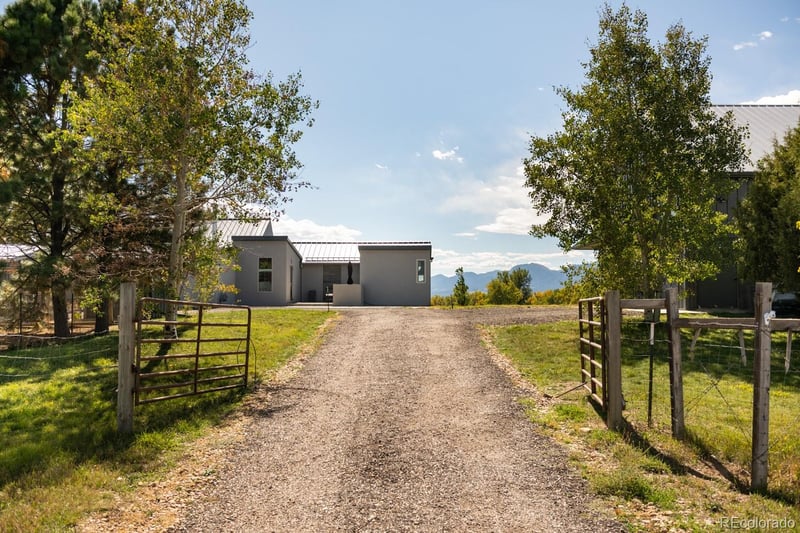 5952 Oxford Rd, Niwot, CO 80503