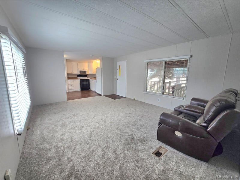 8201 S Santa Fe Dr Lot 22, Littleton, CO 80120