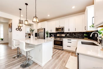 24503 Walsh Ave, Aurora, CO 80018