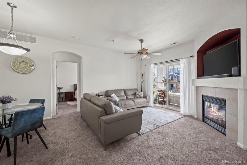 5255 Memphis St #811, Denver, CO 80239